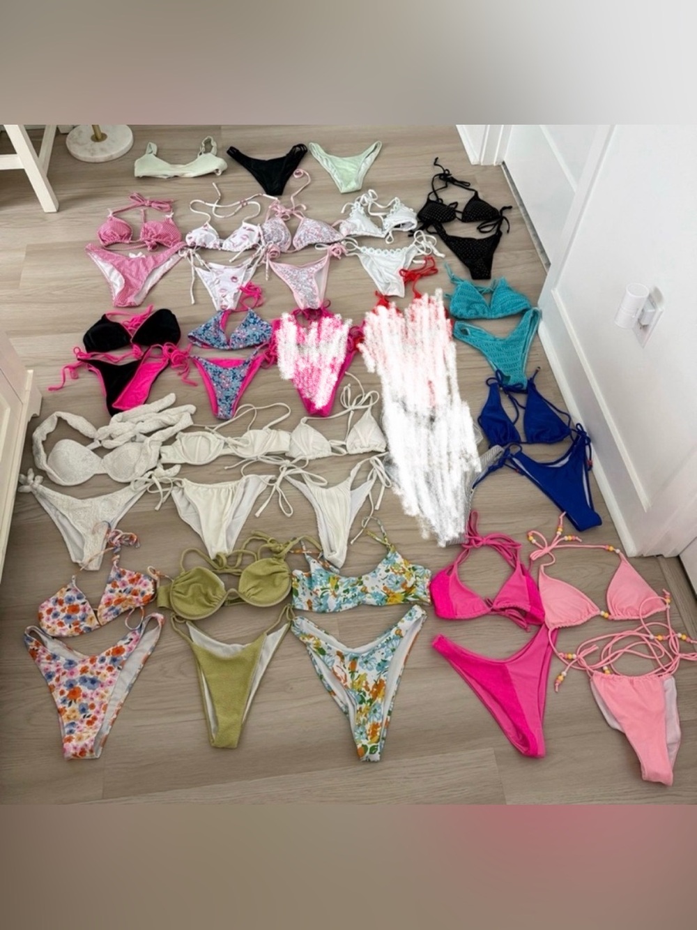 17x Bikini Collection + 2x Bikini Bottoms and 1x PacSun Bikini Top